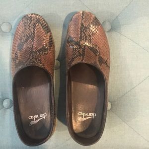 Dansko Clogs Brown/Black Snakeskin
